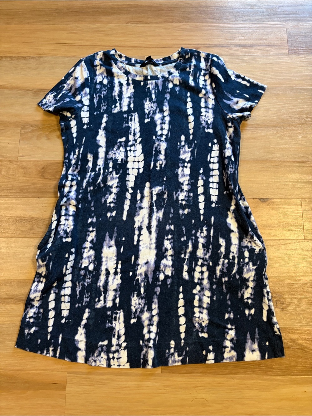 Ellen Tracy Navy and White Tie-Dye Short Sleeve Tunic